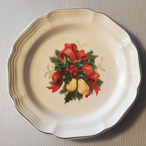 Mikasa French Countryside Holly Pear Accent Salad Plate RARE Stoneware F9000